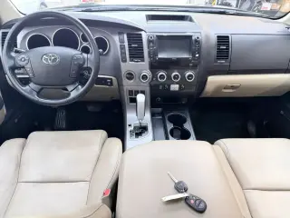 2012 Toyota SEQUOIA
