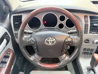2011 Toyota SEQUOIA