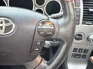 2011 Toyota SEQUOIA