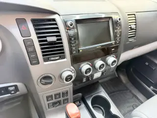2011 Toyota SEQUOIA