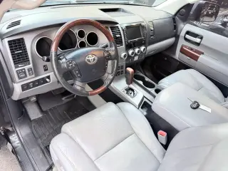 2011 Toyota SEQUOIA
