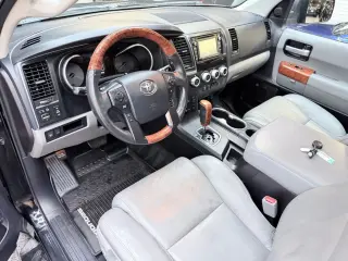 2018 Toyota SEQUOIA