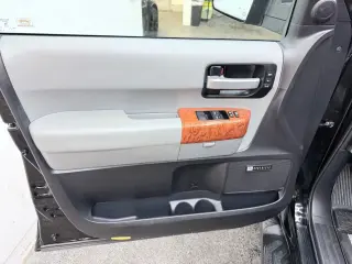 2018 Toyota SEQUOIA