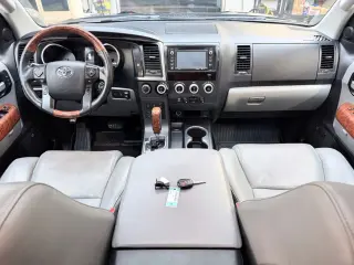 2018 Toyota SEQUOIA
