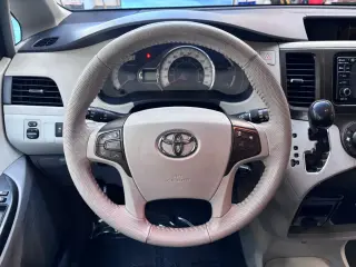 2013 Toyota SIENNA