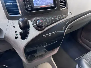 2013 Toyota SIENNA