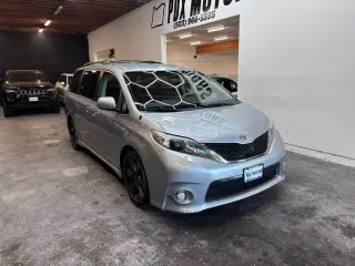 2013 Toyota SIENNA