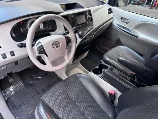 2013 Toyota SIENNA