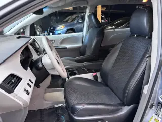 2013 Toyota SIENNA