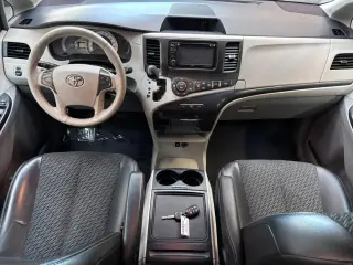 2013 Toyota SIENNA