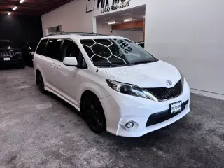 2011 Toyota SIENNA