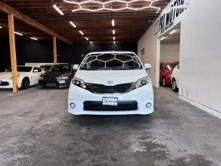 2011 Toyota SIENNA