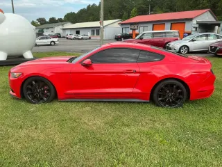 2016 Ford MUSTANG