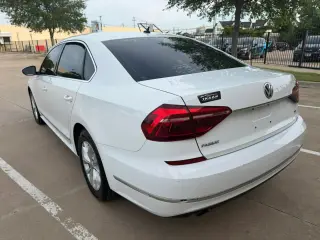 2017 Volkswagen PASSAT