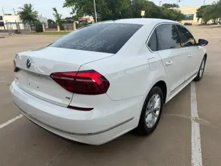 2017 Volkswagen PASSAT