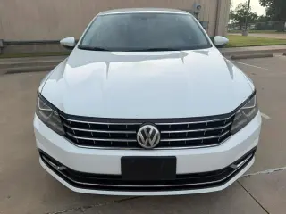 2017 Volkswagen PASSAT