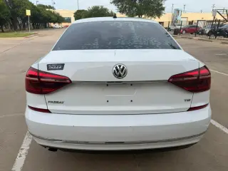 2017 Volkswagen PASSAT