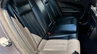2019 CHRYSLER 300
