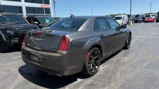 2019 CHRYSLER 300