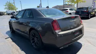 2019 CHRYSLER 300