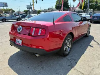 2011 FORD MUSTANG