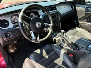 2011 FORD MUSTANG