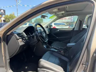 2016 VOLKSWAGEN PASSAT