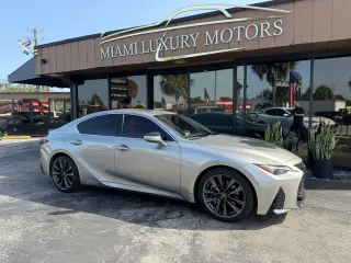 2021 Lexus IS