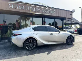 2021 Lexus IS