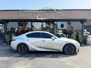 2021 Lexus IS