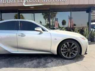 2021 Lexus IS