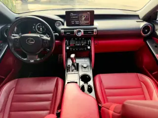 2021 Lexus IS