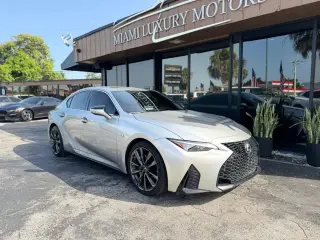2021 Lexus IS