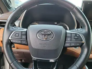 Toyota Highlander 2021 Platinum SUV 4p.