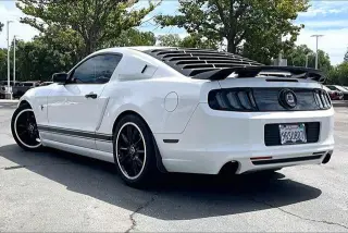 Ford Mustang 2013 V6 Premium 2p Fastback