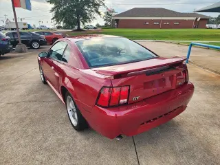 Ford Mustang 2001 GT Deluxe 2p Fastback