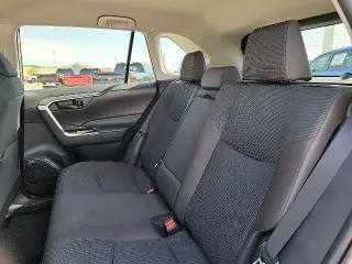 Toyota RAV4 2025 LE SUV 4p