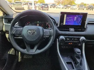 Toyota RAV4 2025 LE SUV 4p