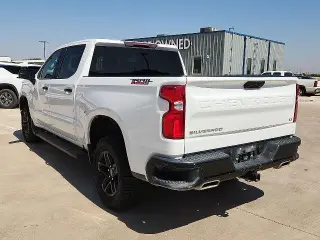 Chevrolet Silverado 1500 2024 4x4 LT Trail Boss 4p. Cabina de Tripulante 5.8 pies CB