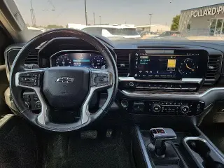 Chevrolet Silverado 1500 2024 4x4 LT Trail Boss 4p. Cabina de Tripulante 5.8 pies CB
