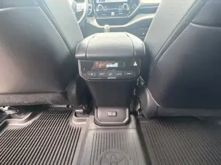 Toyota Highlander 2023 LE 4dr SUV