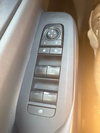 Toyota Prius 2024 LE 4p Hatchback
