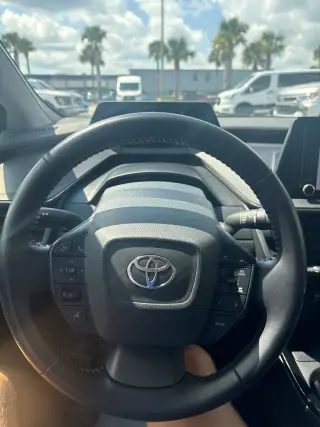 Toyota Prius 2024 LE 4p Hatchback