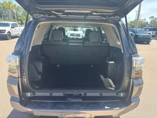 Toyota 4Runner 2018 4x2 SR5 Premium 4dr SUV