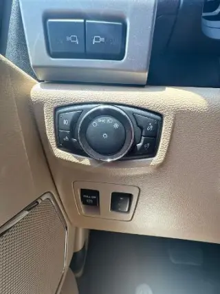 Ford F-150 2019 4x4 Lariat 4p SuperCrew 5.5 ft. CB