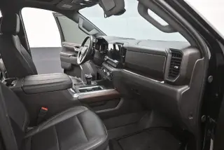 GMC Sierra 1500 2024 4x2 SLT 4p Camioneta de Tripulación 5.8 ft. CA