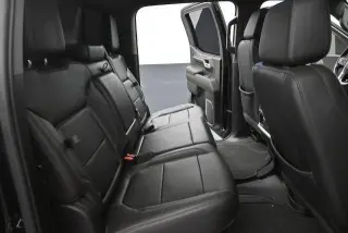 GMC Sierra 1500 2024 4x2 SLT 4p Camioneta de Tripulación 5.8 ft. CA