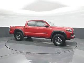 Toyota Tacoma 2023 4x4 Trail Special Edición 4p Doble Cab 5.0 ft SB