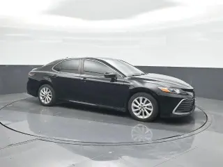Toyota Camry 2023 LE 4p Sedán