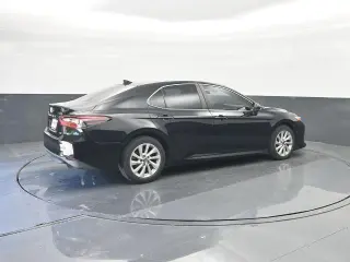 Toyota Camry 2023 LE 4p Sedán
